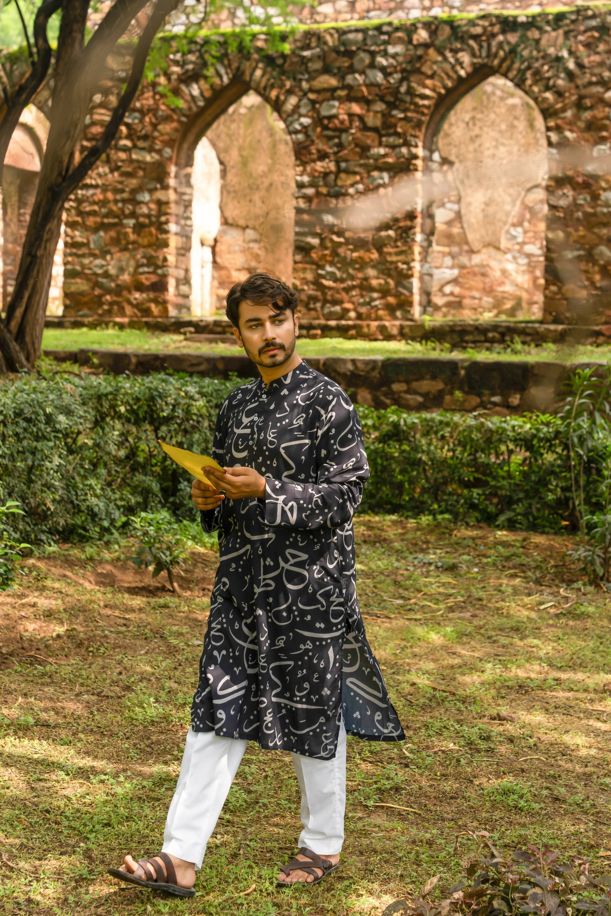 Huruf Kurta (Black)