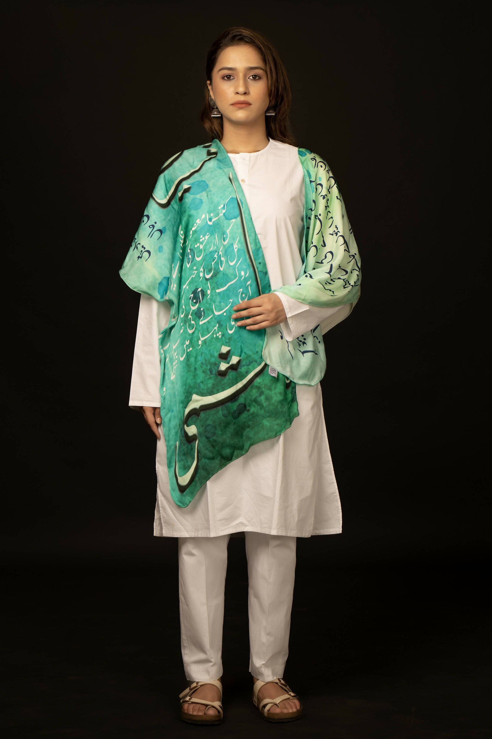 Aaj Jane Ki Zid Na Karo Stole