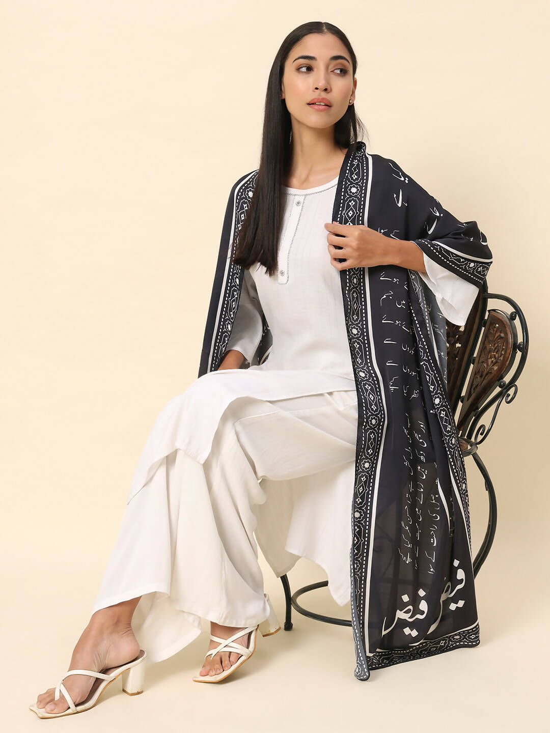 MUJHSE PAHLI SI MOHABBAT “STOLE”