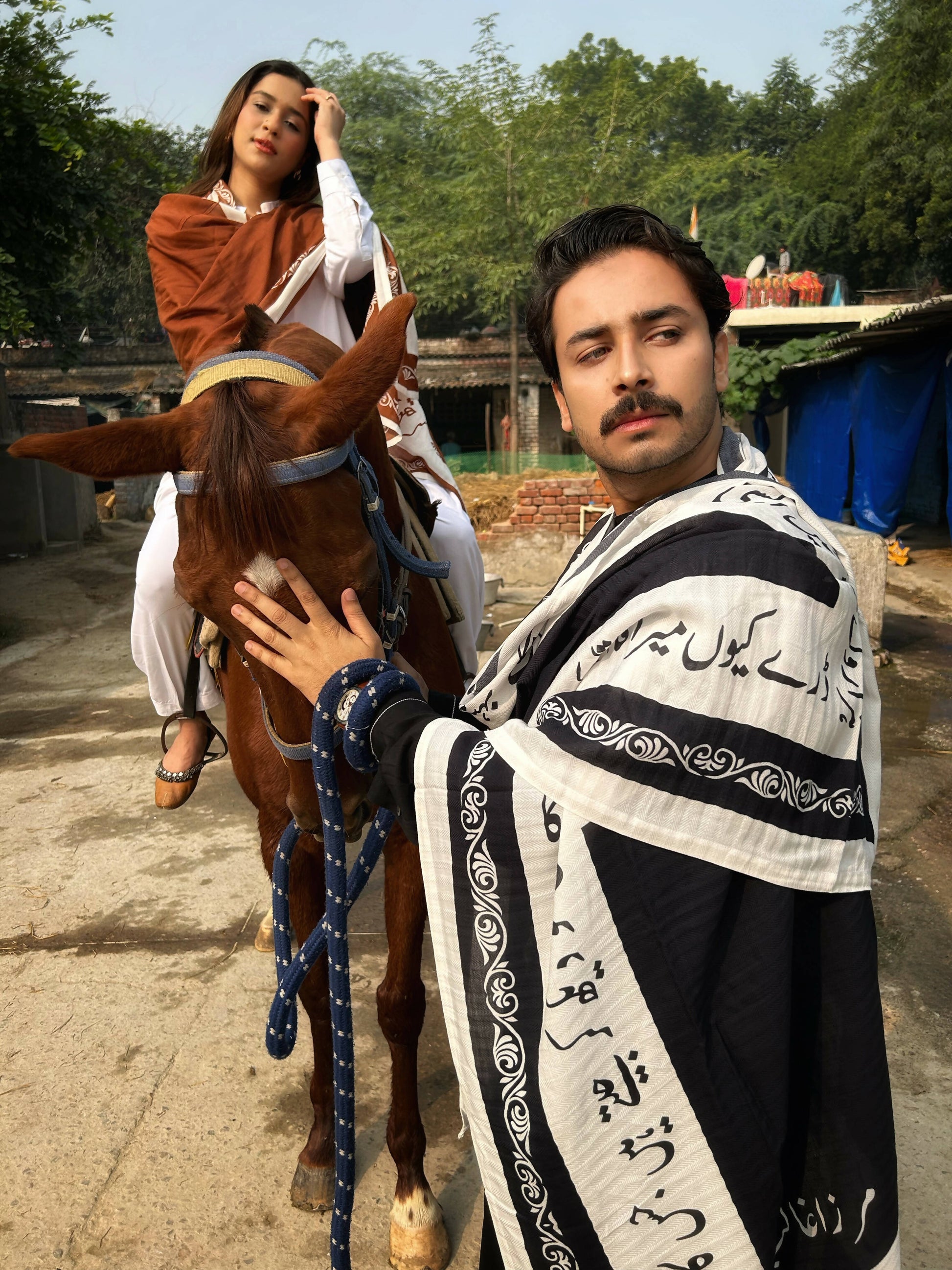 HAZARON KHAWISHEN ” BLACK “ ODHINI