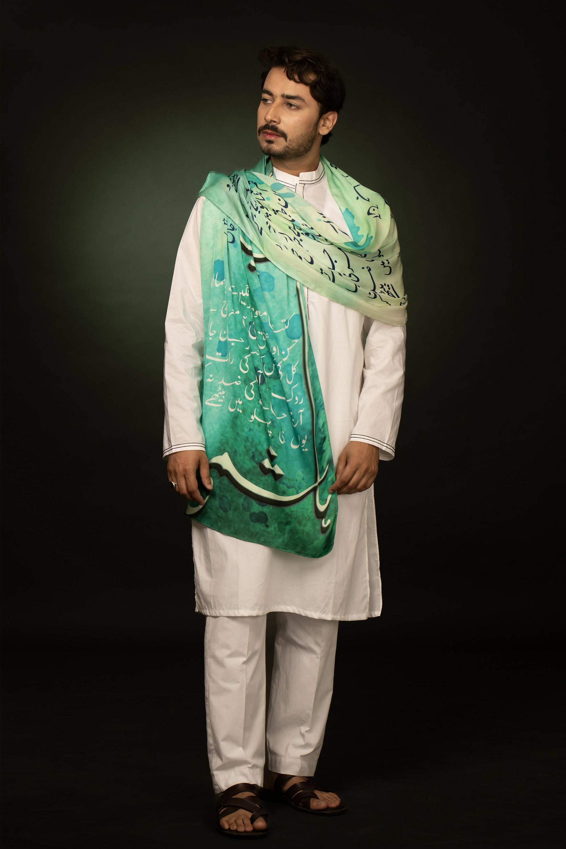 Aaj Jane Ki Zid Na Karo Stole