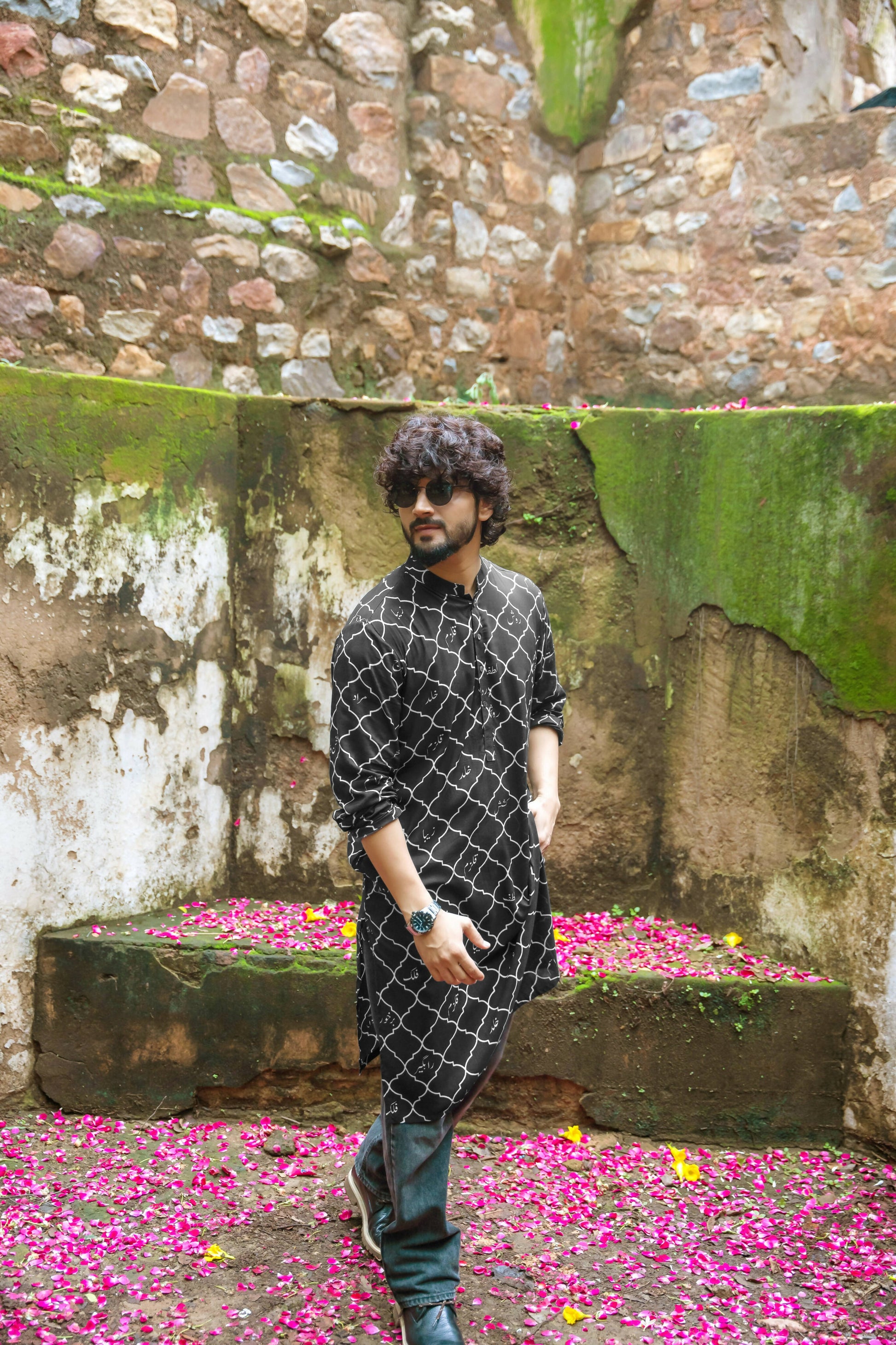 Urdu Jali Kurta (Black)